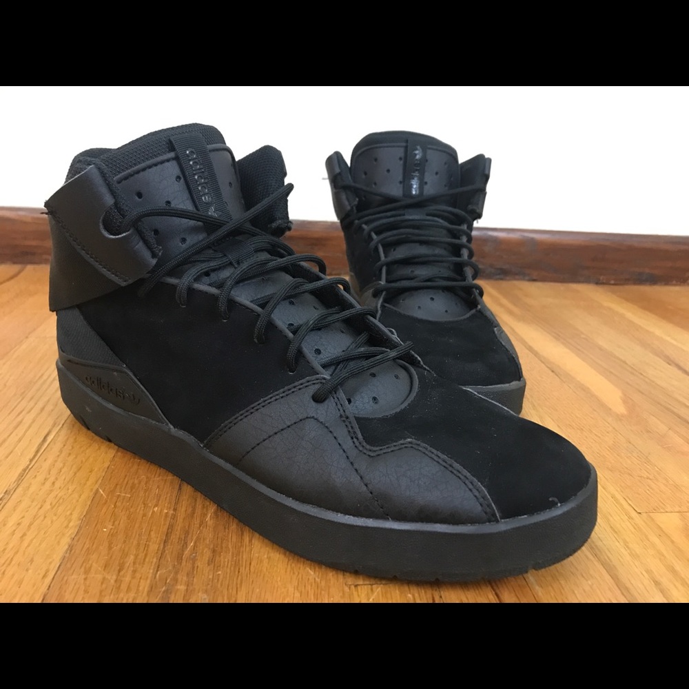 LIKE NEW Black Adidas High-Top Sneaker